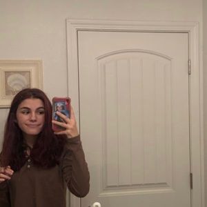 Meet your Posher, Cecelia